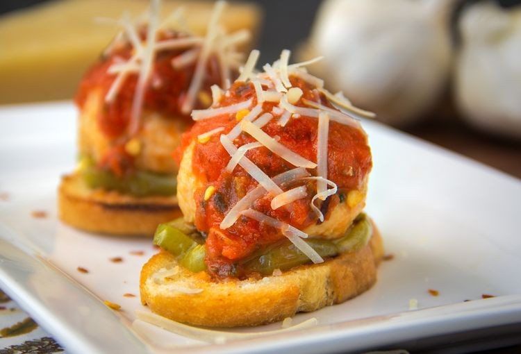 Chicken Meatballs w/ Marinara Sauce - per 1 lb