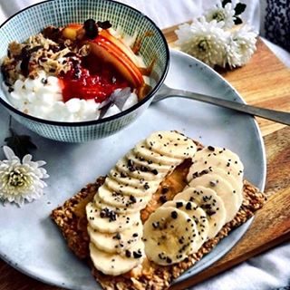 Norwegian Baked Knekkebrød - 6 oz - Classic or Sea Salt