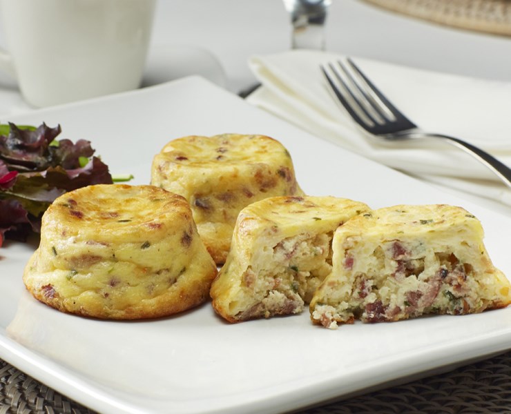 Crustless Mini Quiche: Hardwood Smoked Bacon - 50 pieces per tray