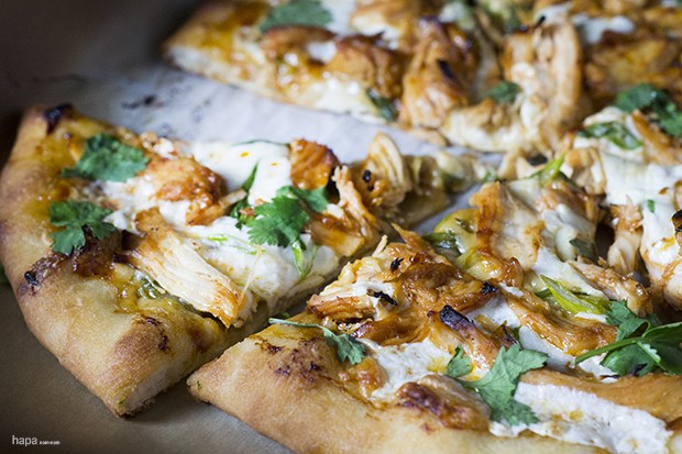 SRIRACHA BBQ CHICKEN PIZZA