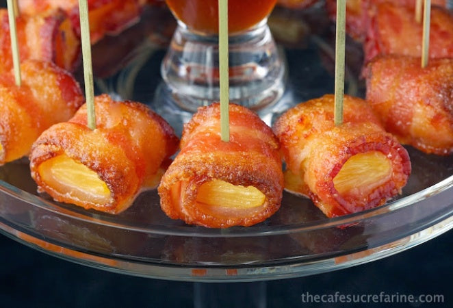 CANDIED BACON-WRAPPED PINEAPPLE WITH HONEY-SRIRACHA SAUCE