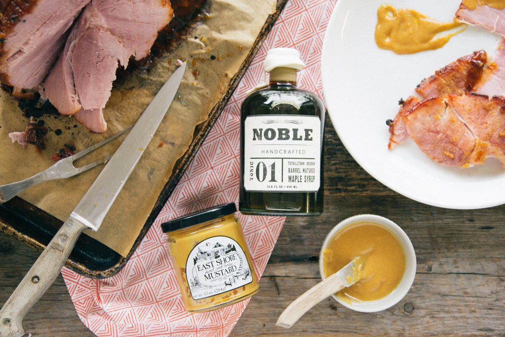 Gift Set Contemporary - Dipping Pretzels & Chipotle & Garlice / Pepper Mustard Sauces