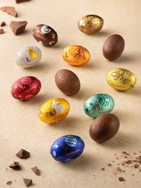 Leonidas Belgian Chocolates Easter Egg Box Collection | 30 Assorted Delicious Mini Easter Eggs | 19 Different Flavours