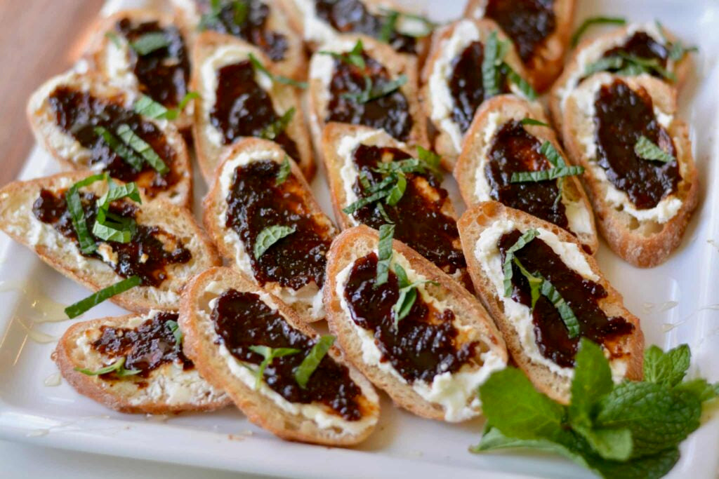 Goat cheese by Celebrity Variety - includes Fig, Cranberry Cinnamon, Honey, Blueberry Cinnamon, Original, and Garlic Herb Goat Cheese - 4 oz - Pack of 6