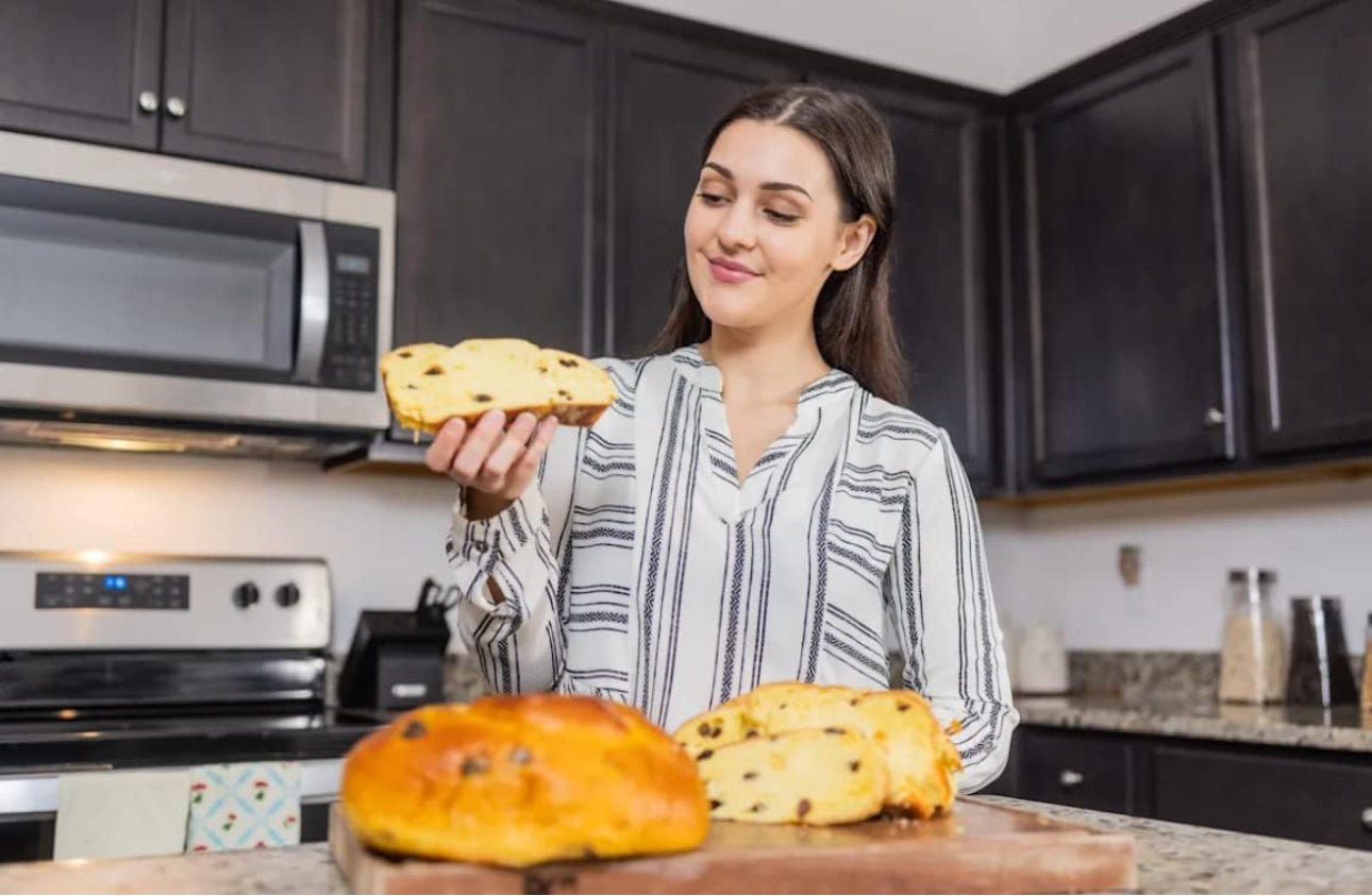 Fresh Kosher Raisin Challah Bread - 15 oz - Traditional Raisin Bread Braided Challah | Fresh & Delicious - Pack of 2