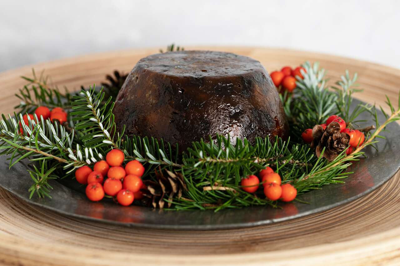 Walker’s Rich Fruit Pudding – 7 oz Plum Pudding for Christmas - Pack of 6