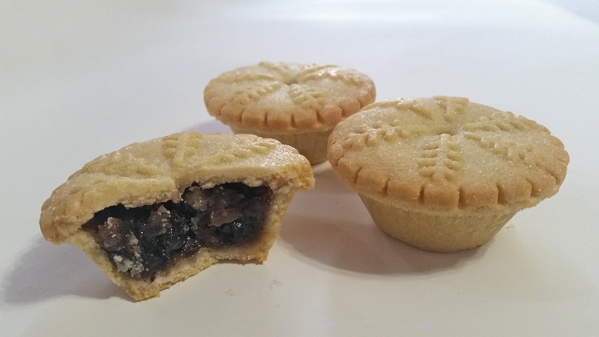 Walker’s Mince Pies – 6 Count, Pack of 3 - Luxury Holiday Treats and Dessert from Scotland, Suitable for Vegetarians