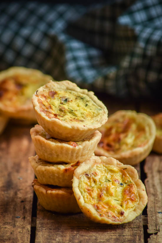 Mini Classic French Quiche w/ Bacon & Swiss Cheese - 100 pieces per tray