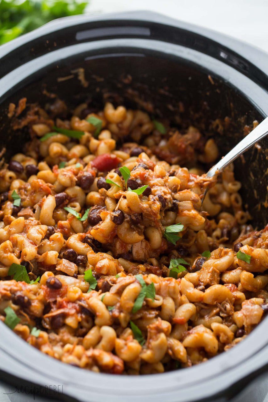 {Slow Cooker} BBQ Chicken Chili Mac