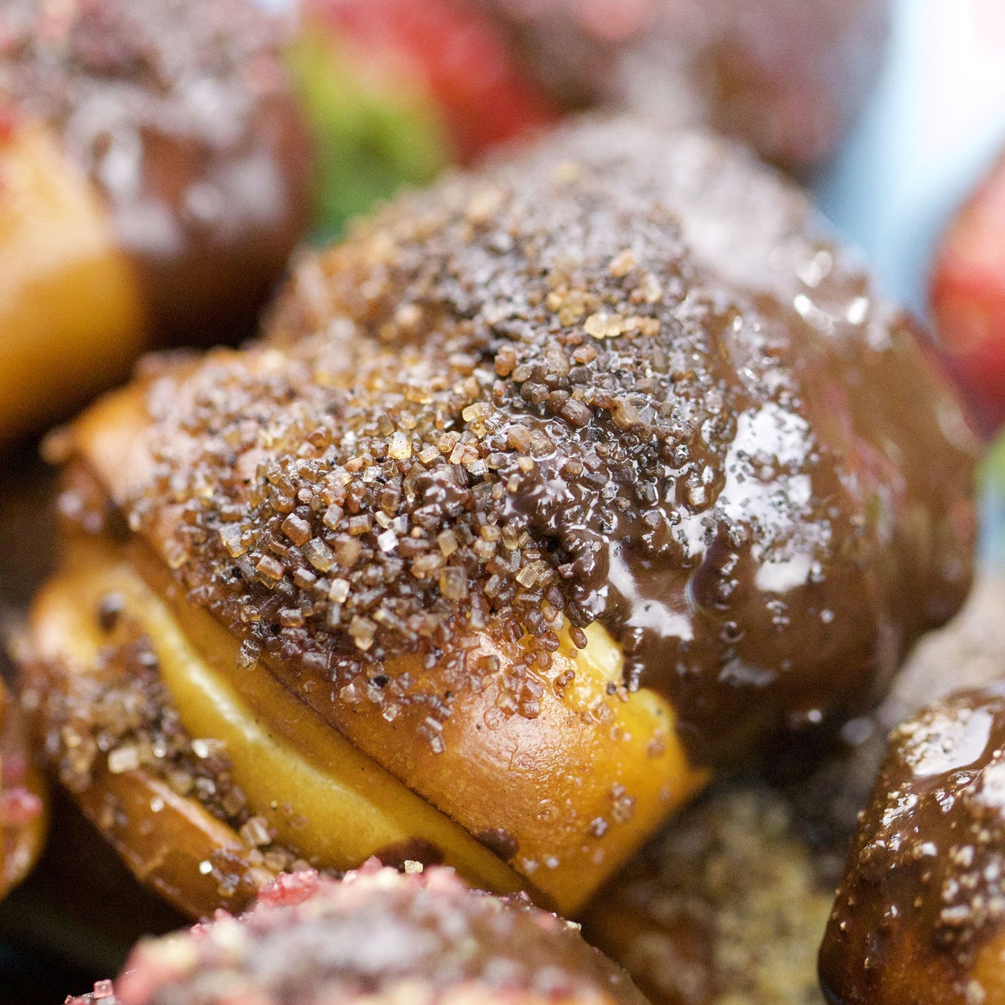 BIRTHDAY BASH BIRTHDAY GIFT BOX - Artisanal Soft Pretzels, Mustard & Gourmet Flavored Salts