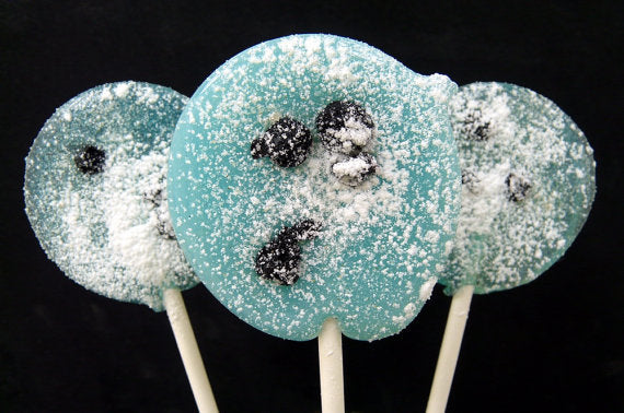 Blueberry Cinnamon Roll Lollipops - Seven included