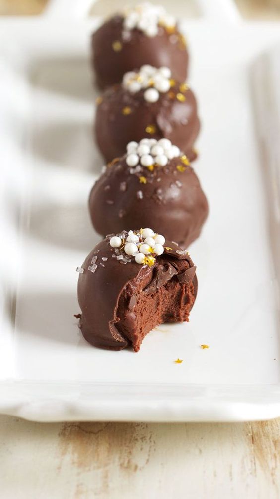 Chocolate Truffles Assortment - 35 pieces per tray