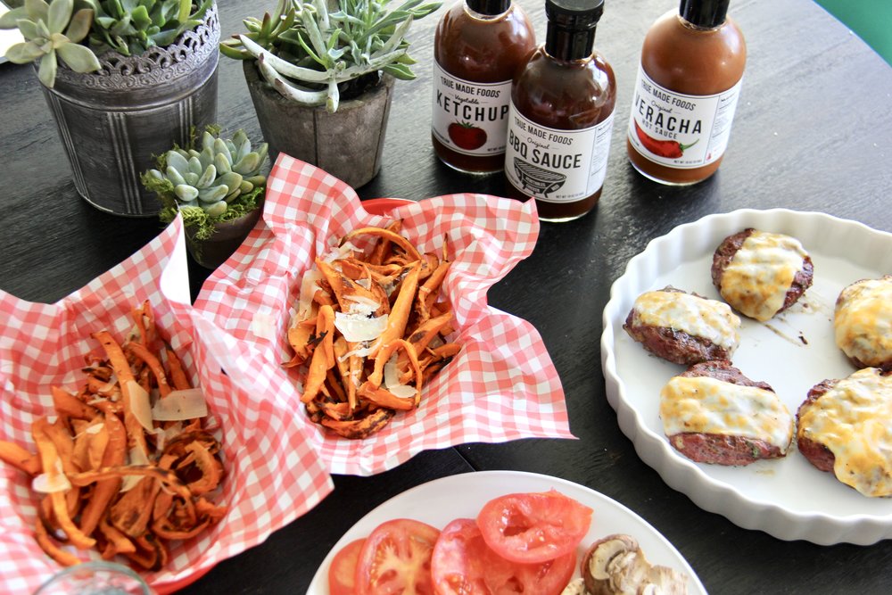 True Made Foods Vegetable Ketchup, Paleo Friendly, Non-GMO, 50% Less Sugar, 128 oz Plastic Jug