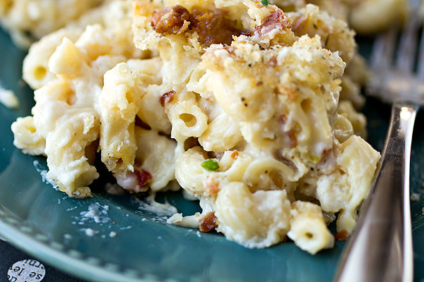 Mac n' Cheese with Three Cheeses and Crispy Prosciutto