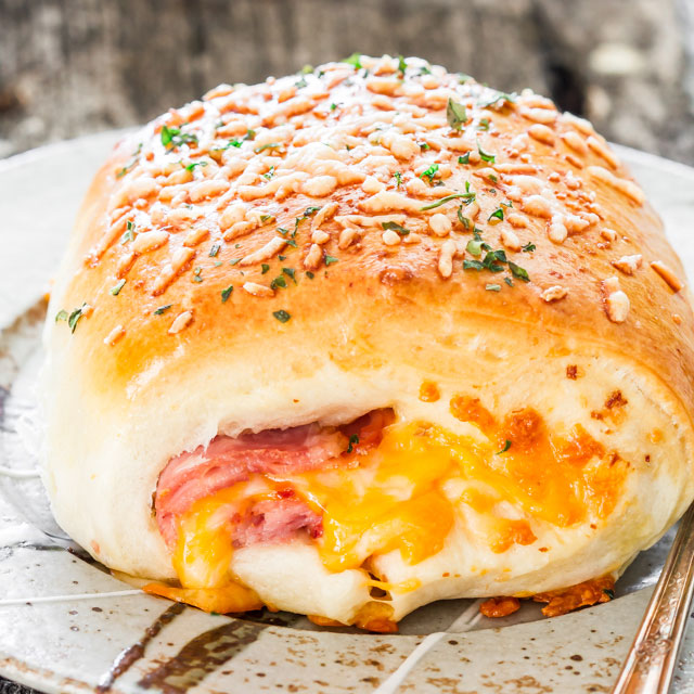 HAM AND CHEESE POCKETS