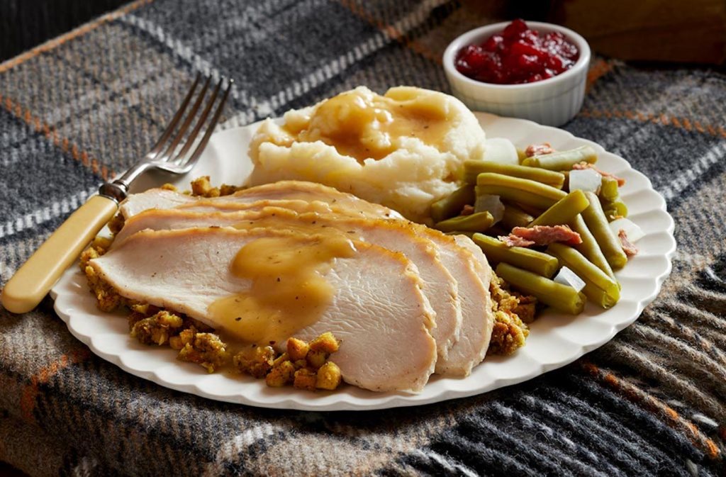 Thanksgiving Holiday Fully Cooked Feast - Serves 8