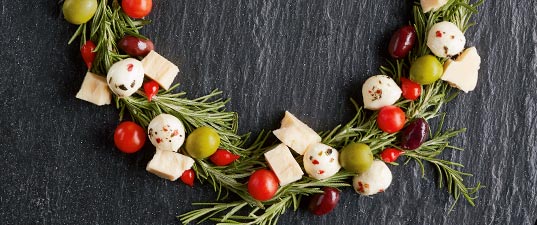 Holiday Wreath Cheese Boards / Food Wreath Boards