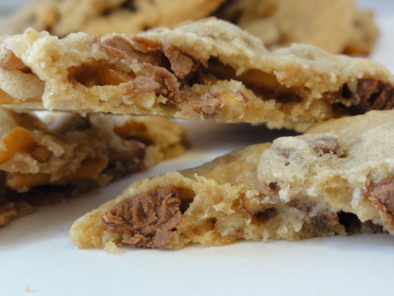 Chocolate Chip Pretzel Cookies - 1 Dozen
