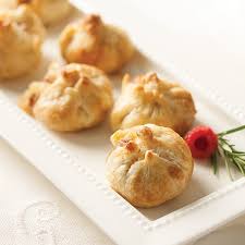 MINI BRIE EN CROUTE - 50 pieces per tray