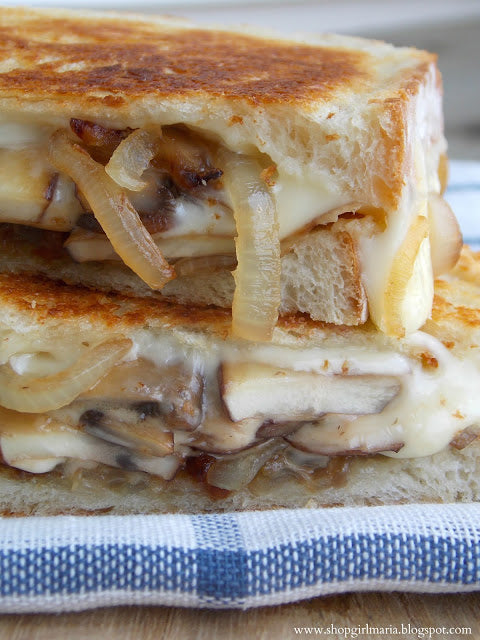 MUSHROOM & CARAMELIZED ONION GRILLED CHEESE