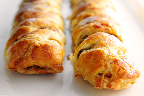 SAUSAGE APPLE PUFF PASTRY BRAID