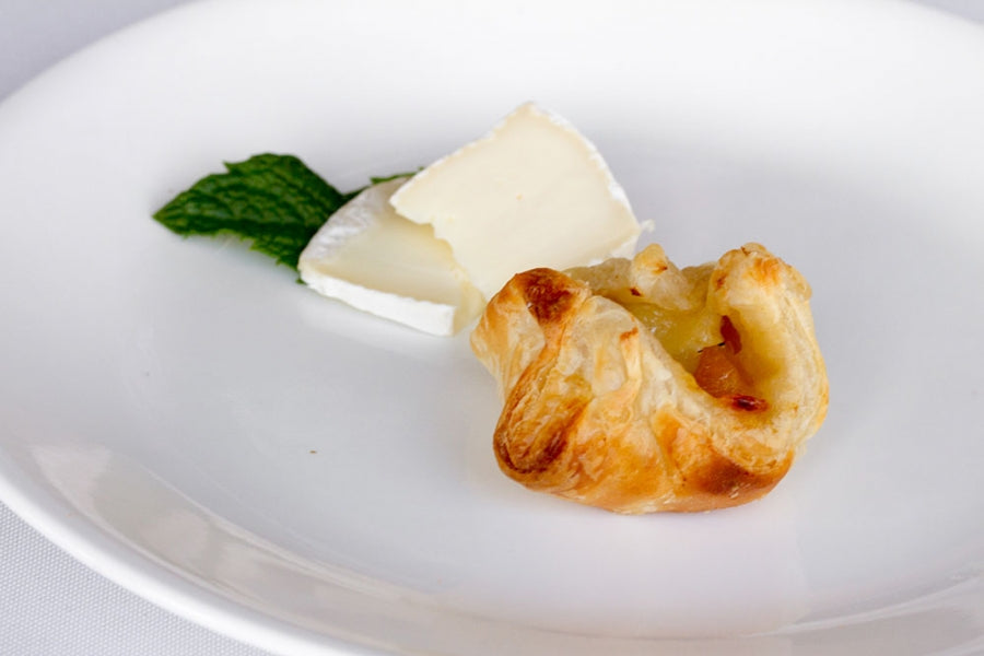 Peaches & Brie in Puff Pastry - 45 pieces per tray