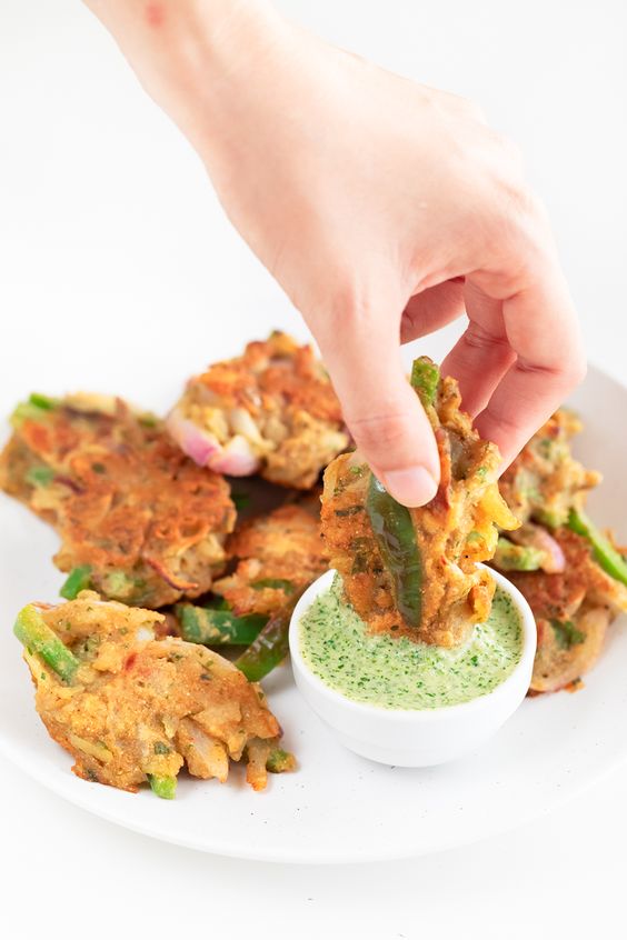 Spicy Vegetable Pakora - 85 pieces per tray