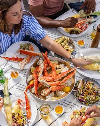 The Ultimate Guide to Crab Legs & Premium Seafood — Delivered to Your Door