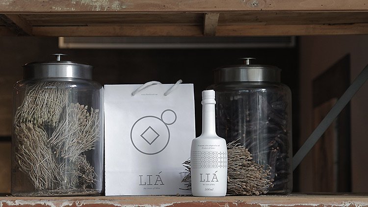 LIÁ EXTRA VIRGIN OLIVE OIL