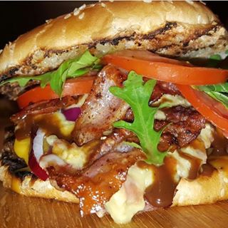 BBQUE Grill & Beech Wood BBQ Sauce