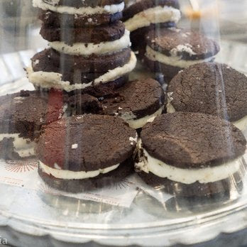 Cocoa & Cream Cookies