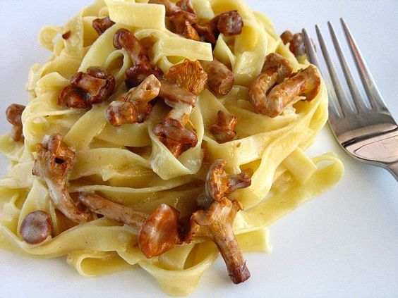 Fresh Golden Chanterelle Mushrooms - priced per pound