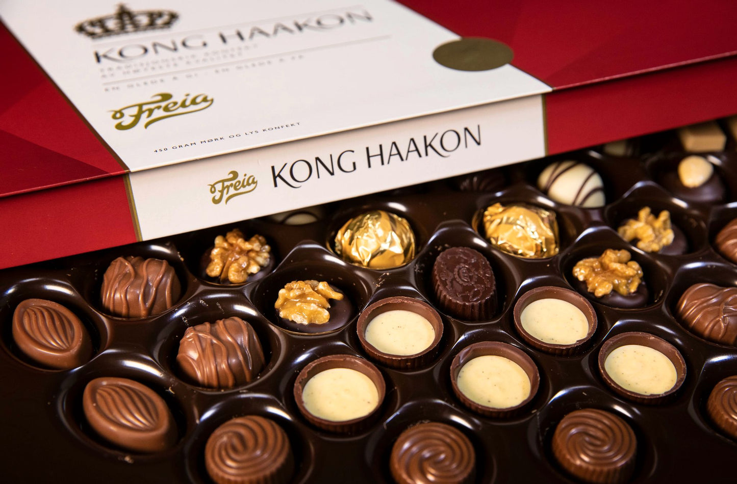 Freia King Haakon Luxury Box Set Norwegian Chocolates 1kg