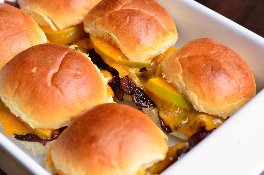 APPLE BACON CHEDDAR BAKED SLIDERS