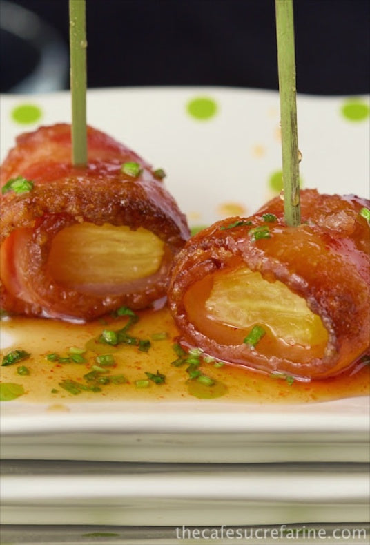 CANDIED BACON-WRAPPED PINEAPPLE WITH HONEY-SRIRACHA SAUCE