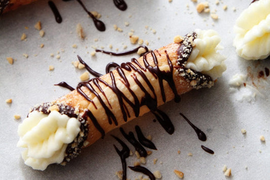 Cannoli's - 28 pieces per Tray
