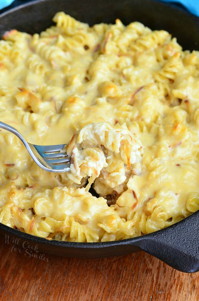 CARAMELIZED ONION GOUDA MACARONI AND CHEESE