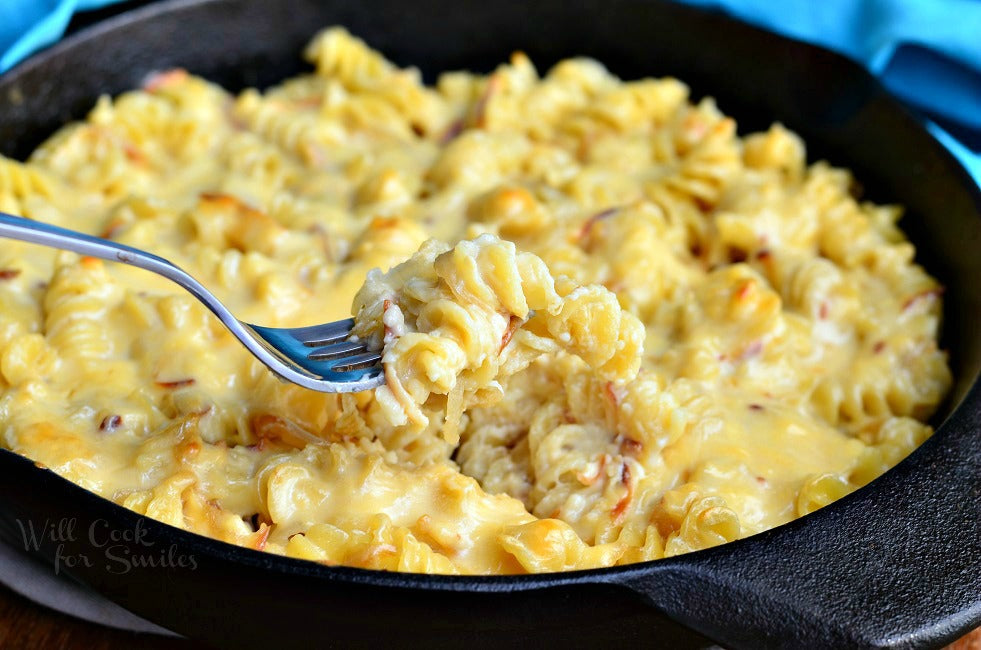 CARAMELIZED ONION GOUDA MACARONI AND CHEESE