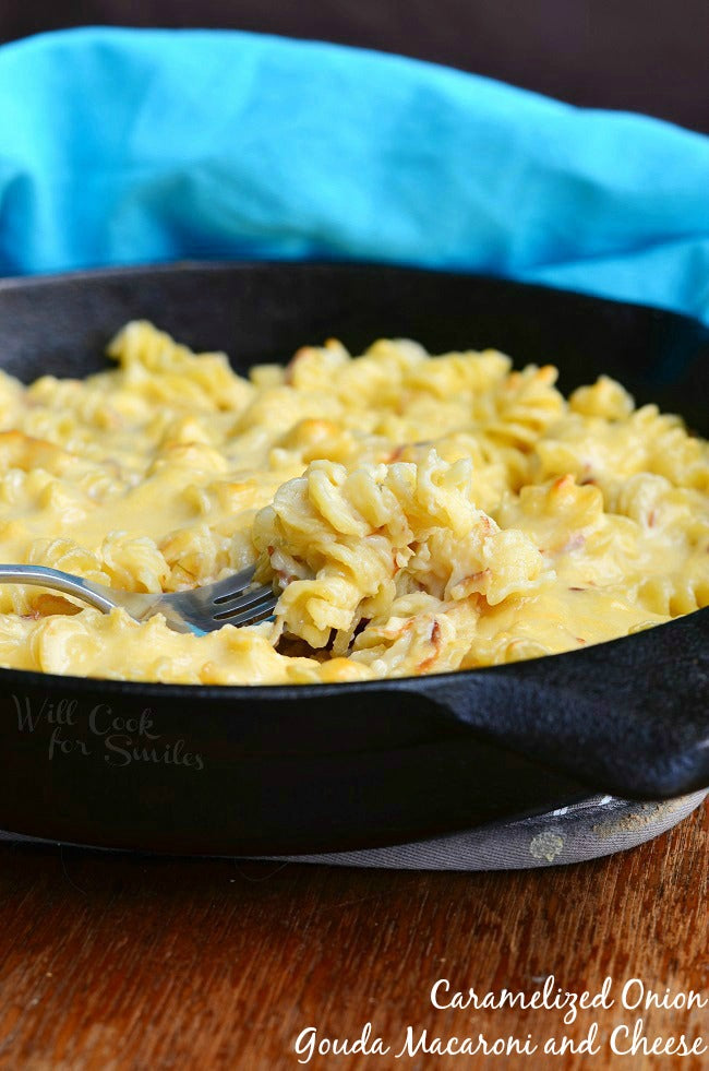 CARAMELIZED ONION GOUDA MACARONI AND CHEESE