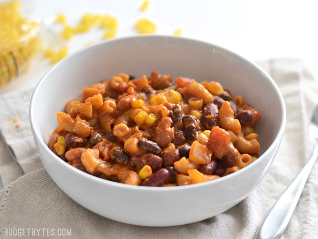 Cheesy Vegetarian Chili Mac