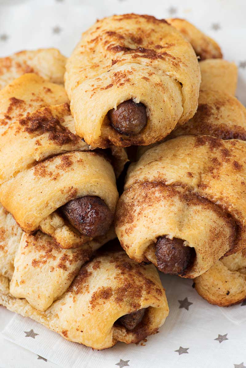CINNAMON ROLL WRAPPED SAUSAGES