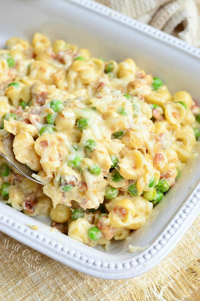 Creamy White Macaroni & Cheese with Peas Onions & Bacon