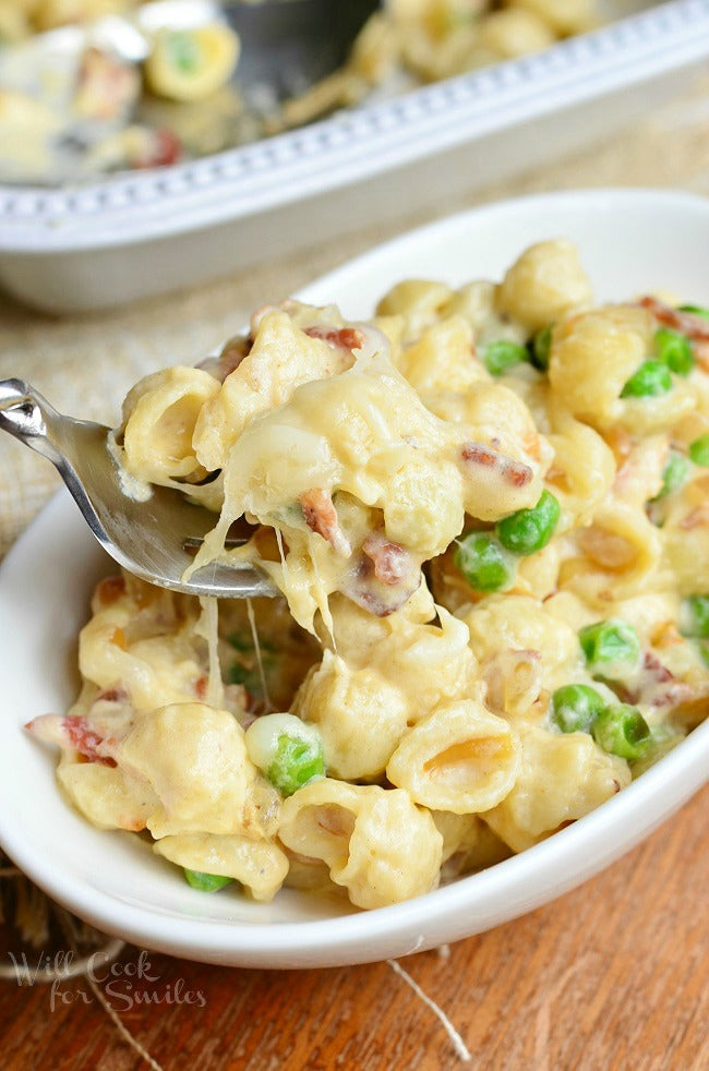 Creamy White Macaroni & Cheese with Peas Onions & Bacon