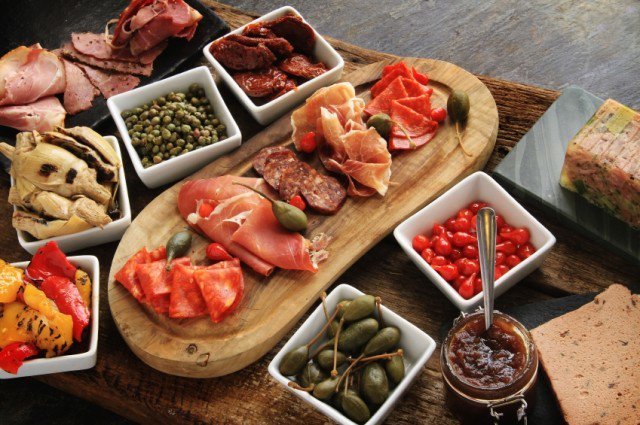 Sweet Ramiro Pepper Sauce With Chilli - Cannatella & Colletti