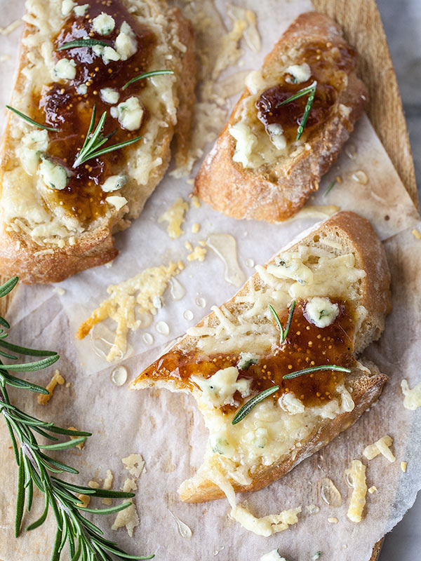 Fig Spread and Cheese Crostini Appetizer