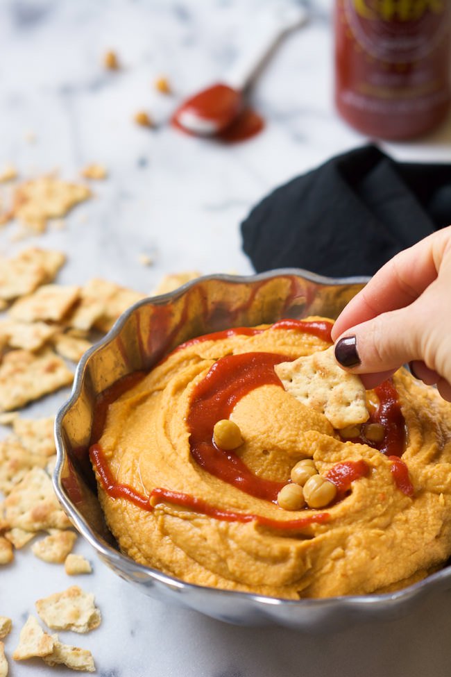 HONEY SRIRACHA HUMMUS