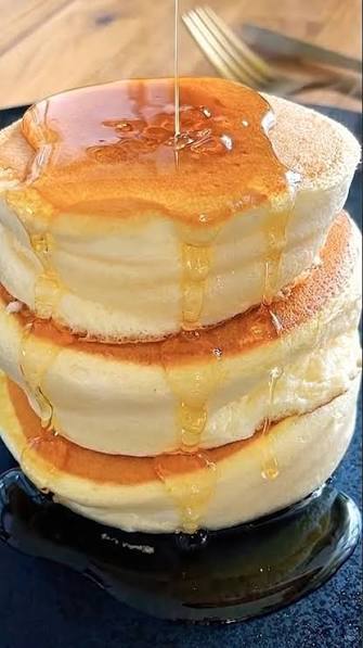 Maple White Chocolate Soufflé Cream Mini Pancakes (6 Pieces) Individually Wrapped