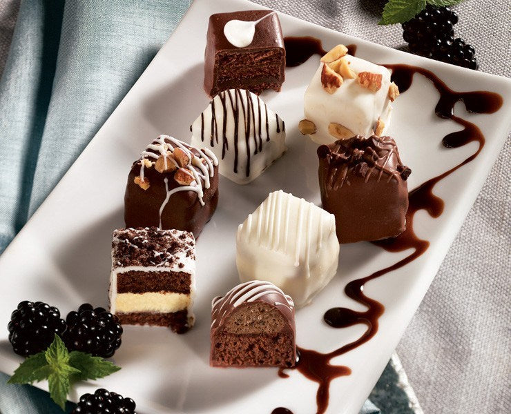 Assorted Petit Fours “Black & White” – 144/Case
