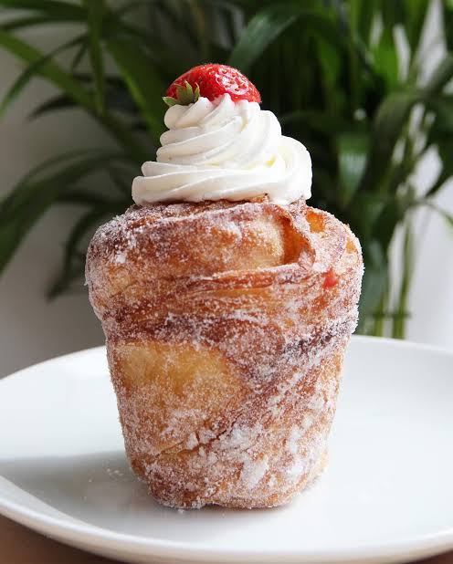 Cruffins Organic Stawberry Jam, includes 4