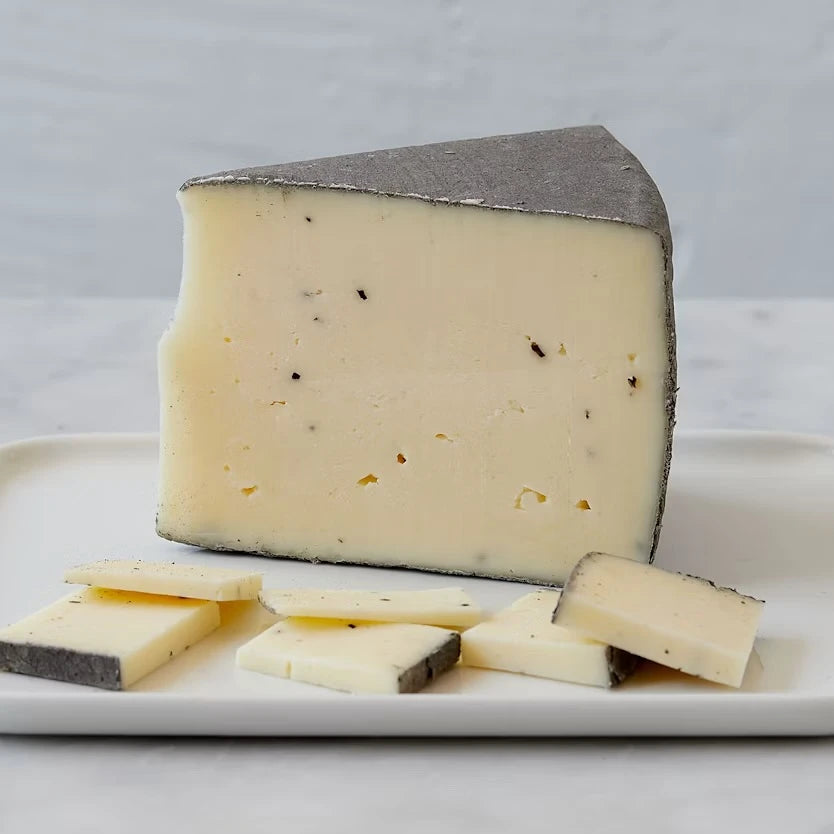 Sottocenere Al Tartufo Cheese